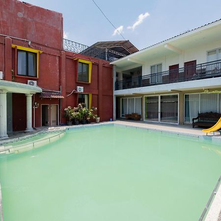 Reddoorz Syariah At Jalan Sunan Giri Tuban Tuban  Ngoại thất bức ảnh