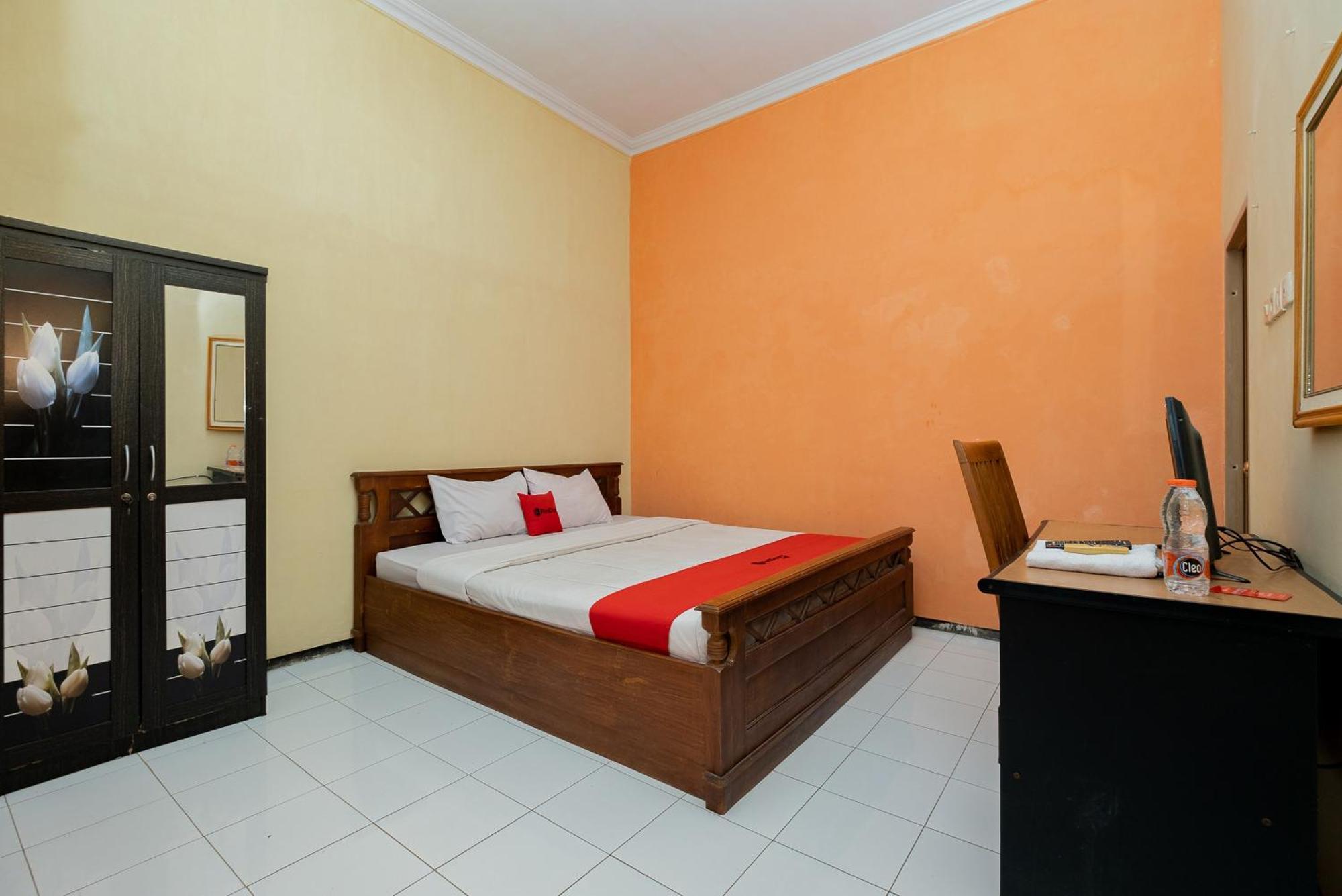 Reddoorz Syariah At Jalan Sunan Giri Tuban Tuban  Ngoại thất bức ảnh